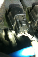 you can see the broken nipple under the clip